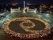 Symbole non-violence Budapest